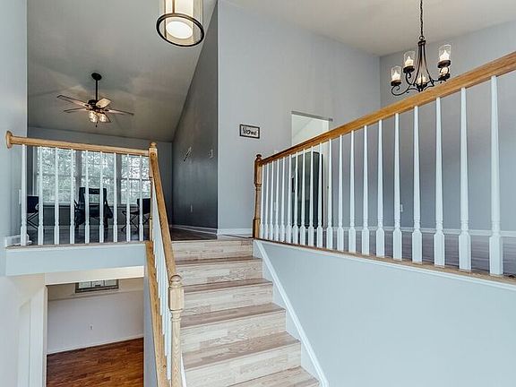 4th image of 6206 Taverneer Ln