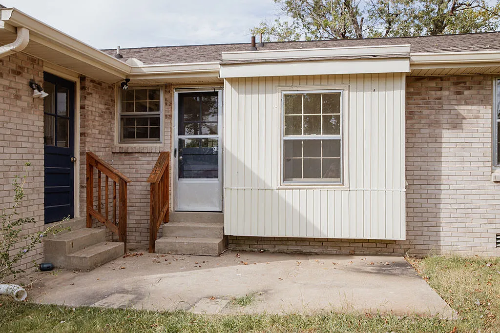 2 bed, 886 sqft, $1,700 — Photo 2