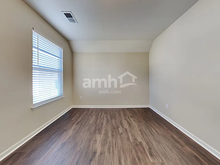 112 Orleans Ct — Photo 16
