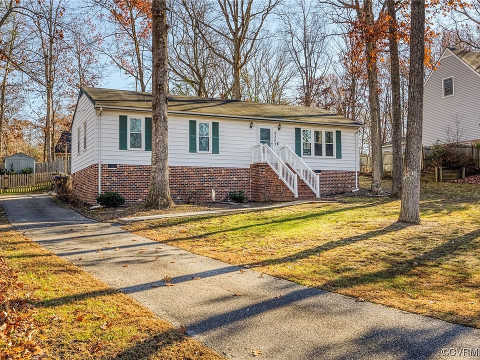 1st image of 8282 Fieldshire Dr
