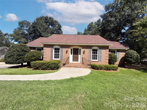 2592 Tully Ct, Lancaster, SC 29720