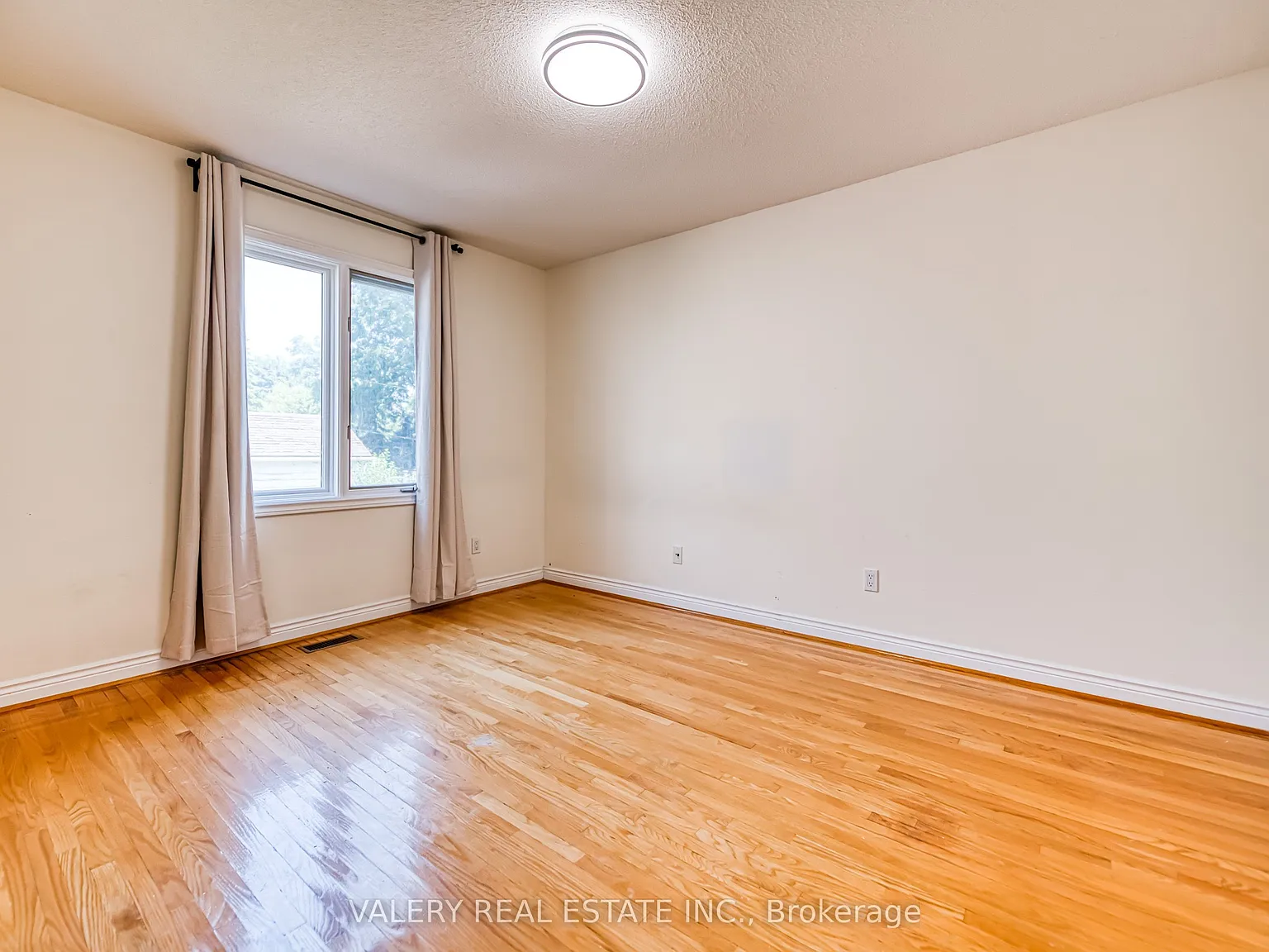 4 bed, $4,800 — Photo 4