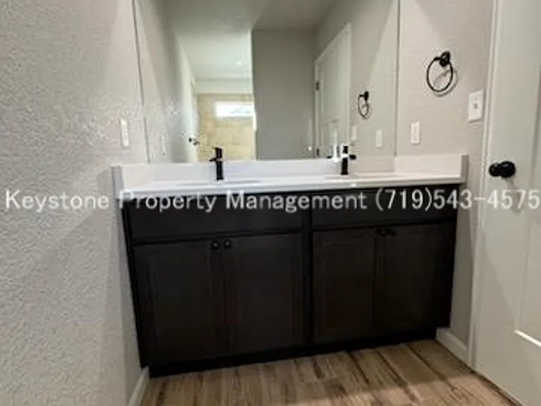 857 S Palomar Dr — Photo 15
