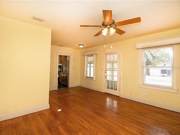 3rd image of 3121 10th Ave N