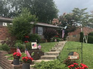 5037 Hialeah Dr, Pittsburgh, PA 15239