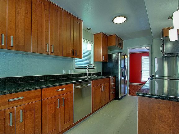 3rd image of 6138 Greenmont Dr