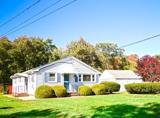 916 Point Rd, Marion, MA 02738