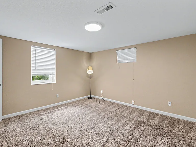 2854 S Yates St — Photo 16