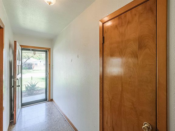 4th image of 2111 Latexo Dr