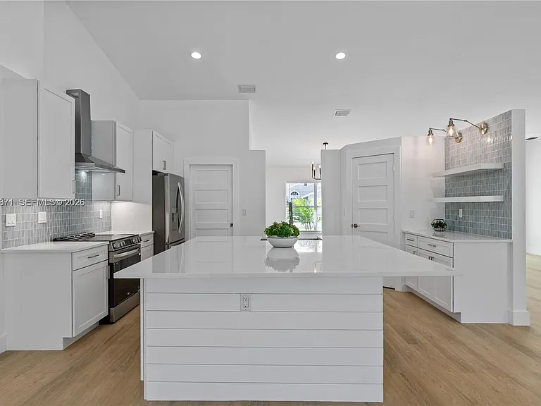 5923 Loxahatchee Pines Dr — Photo 2