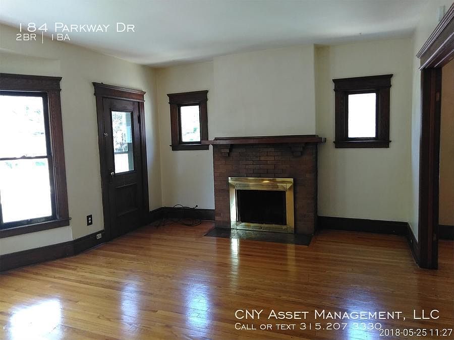 1st image of 184 Parkway Dr