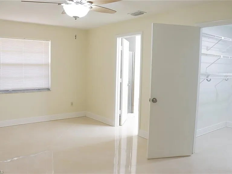 18645 Miami Blvd — Photo 12