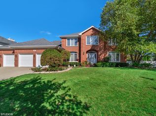 1517 Windy Hill Dr, Northbrook, IL 60062