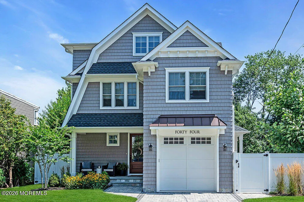5 bed, 4.5 bath, 3006 sqft, $12,500 — Photo 1