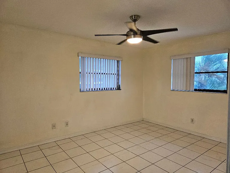 4816 Palm Tree Dr #3 — Photo 5