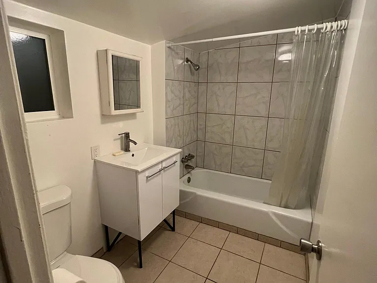 1348 N Spaulding Ave #GUEST HOUSE — Photo 7