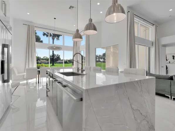4088 NW Briarcliff Cir, Boca Raton, FL 33496