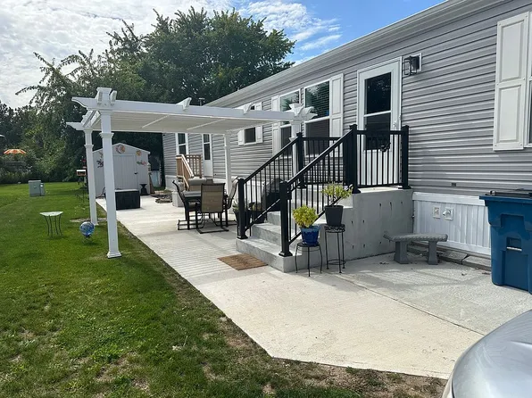 11354 Greenfield Dr #99, Galesburg, MI 49053