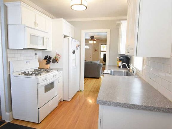 4th image of 4403 3rd Ave