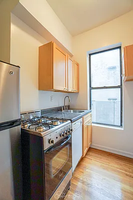Rented by City Connections Realty | media 32