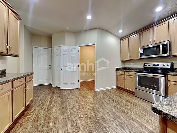 3rd image of 428 Fort Drum Court St