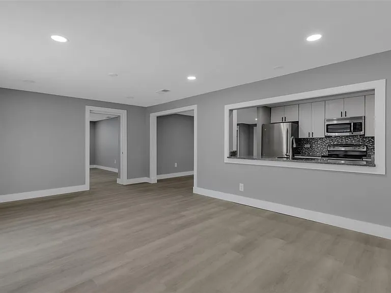 4645 Hunter Ridge Dr — Photo 36