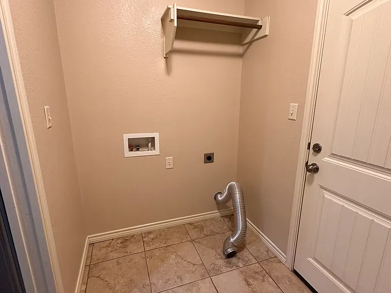 3823 Harvey Rd — Photo 4