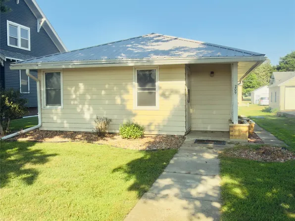 209 S Rutledge St, Paullina, IA 51046