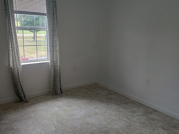3rd image of 414 S Longstreet Rd E #8
