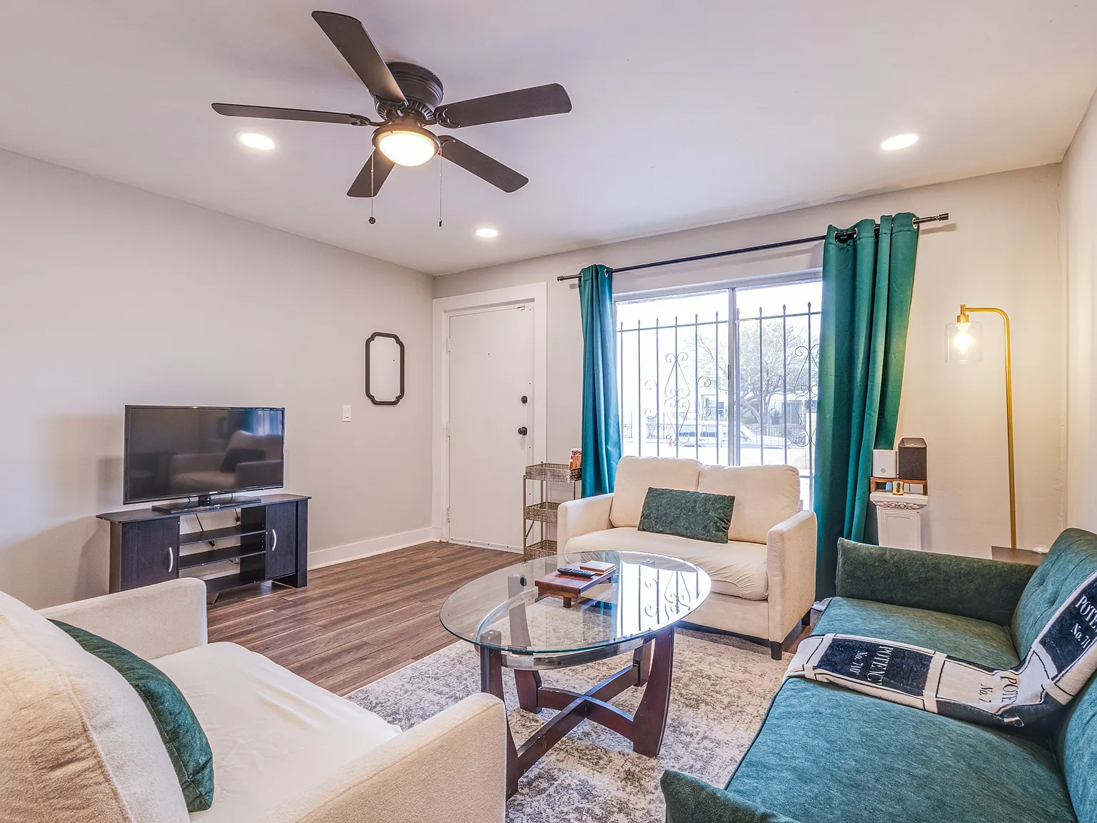S Royal Crest Cir, Las Vegas — Photo 2