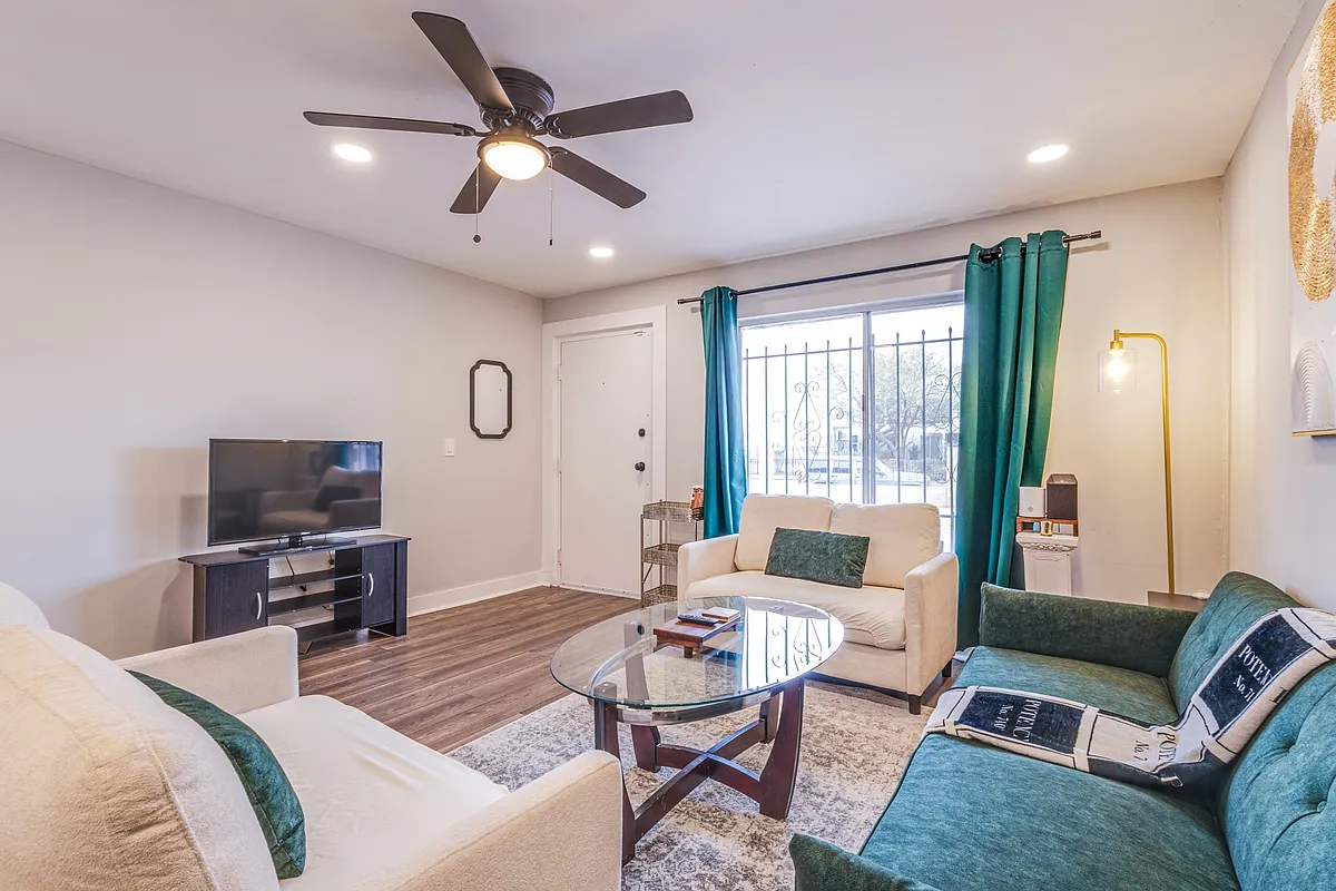 Building Photo - S Royal Crest Cir