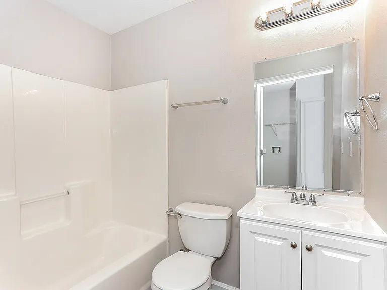 3747 Peachtree St — Photo 15