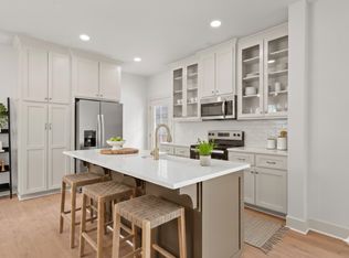 6809 W 81st St, Overland Park, KS 66204