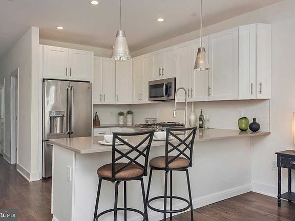 2nd image of 319 W Berks St #B