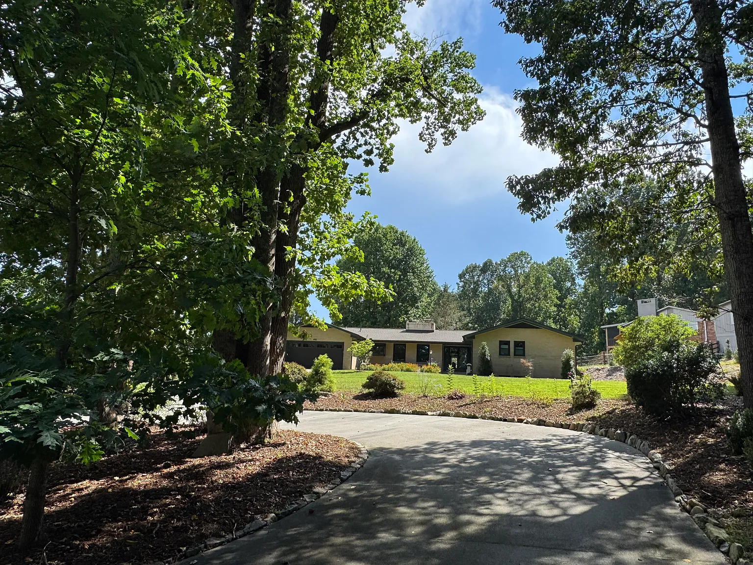 3 bed, 2.5 bath, 2246 sqft, $3,750 — Photo 3