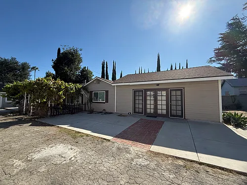 3944 Mountain View Ave Photo 1