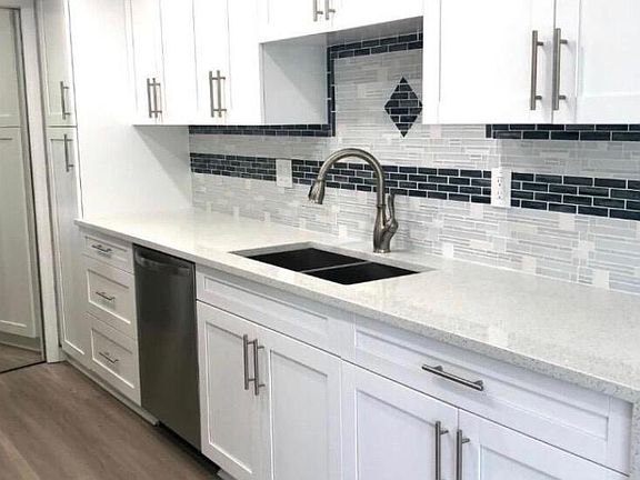 5th image of 859 Jeffery Street #311