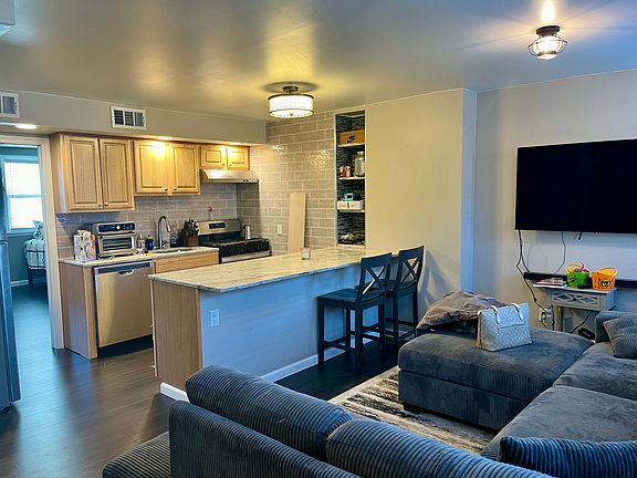 5th image of 49 Laidlaw Ave Floor 1