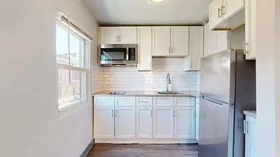 300 Meridian St Photo 1