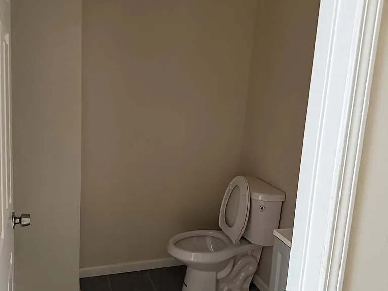 1118 Green St #2 — Photo 9