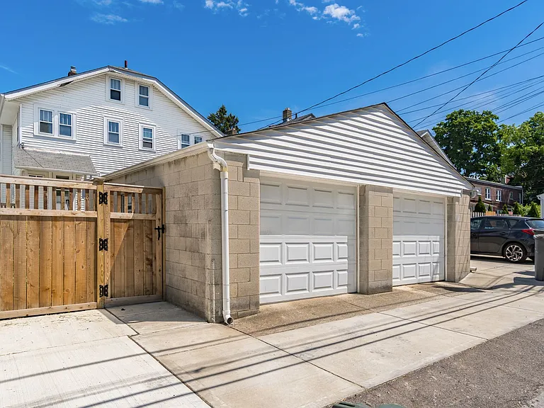 41 W California Ave — Photo 44