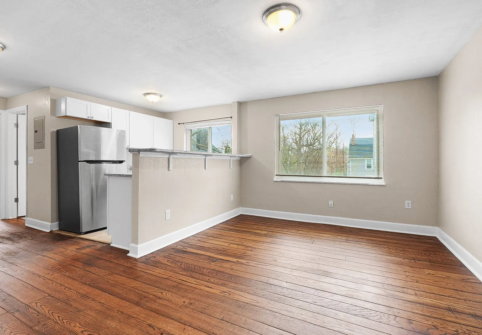 1 bed, 1.0 bath, $850 — Photo 2