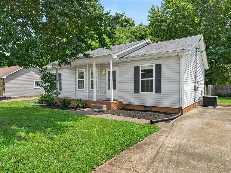 2831 Teakwood Dr — Photo 3