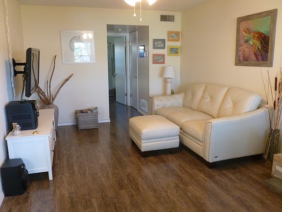 2nd image of 17 Vista Palm Ln APT 103