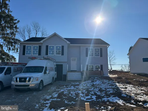 148 Fairview Dr, Carlisle, PA 17015
