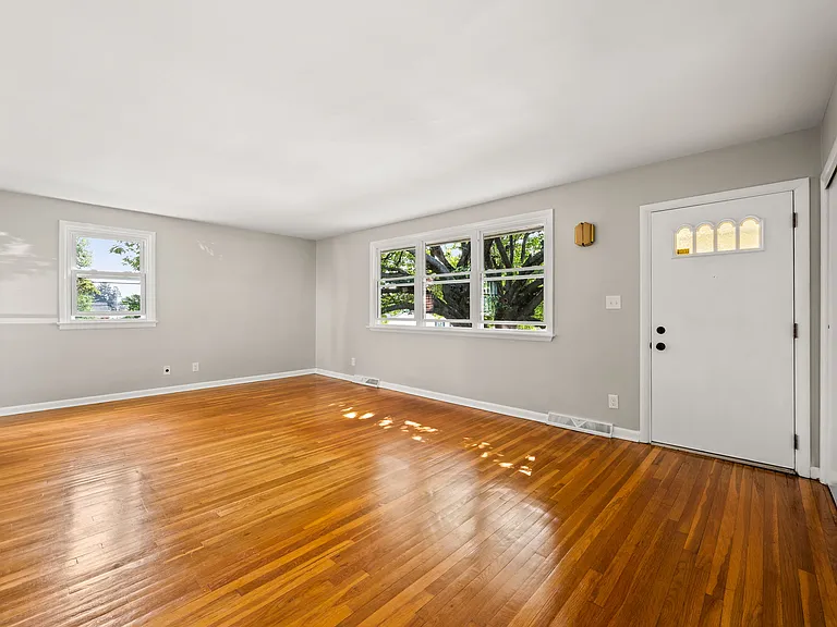 2340 Bridgewater Rd — Photo 8