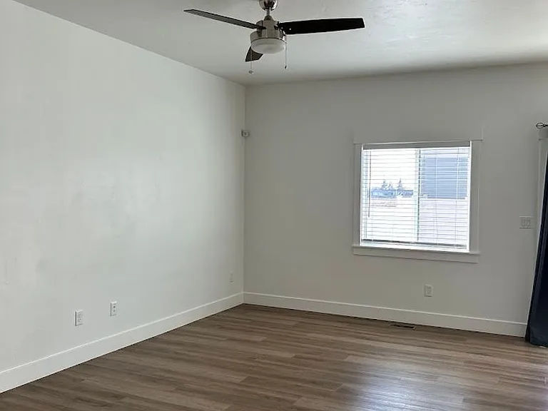 316 S 3 W — Photo 16