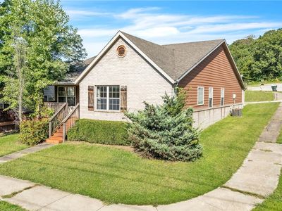 2944 Old Farmington Rd, Fayetteville, AR, 72704