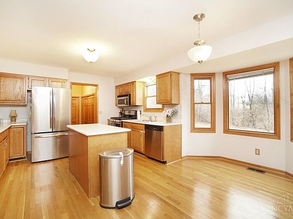 5th image of 114 Bradford Dr