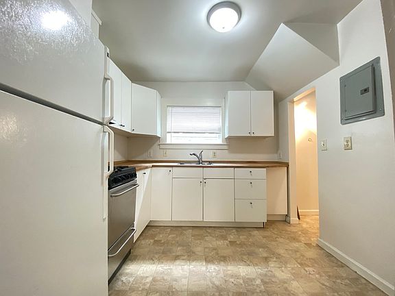 5th image of 1338 N Hunter St #0